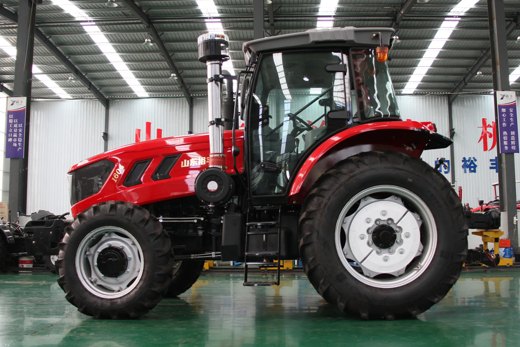HETIAN TD1604 heavy-duty tractor
