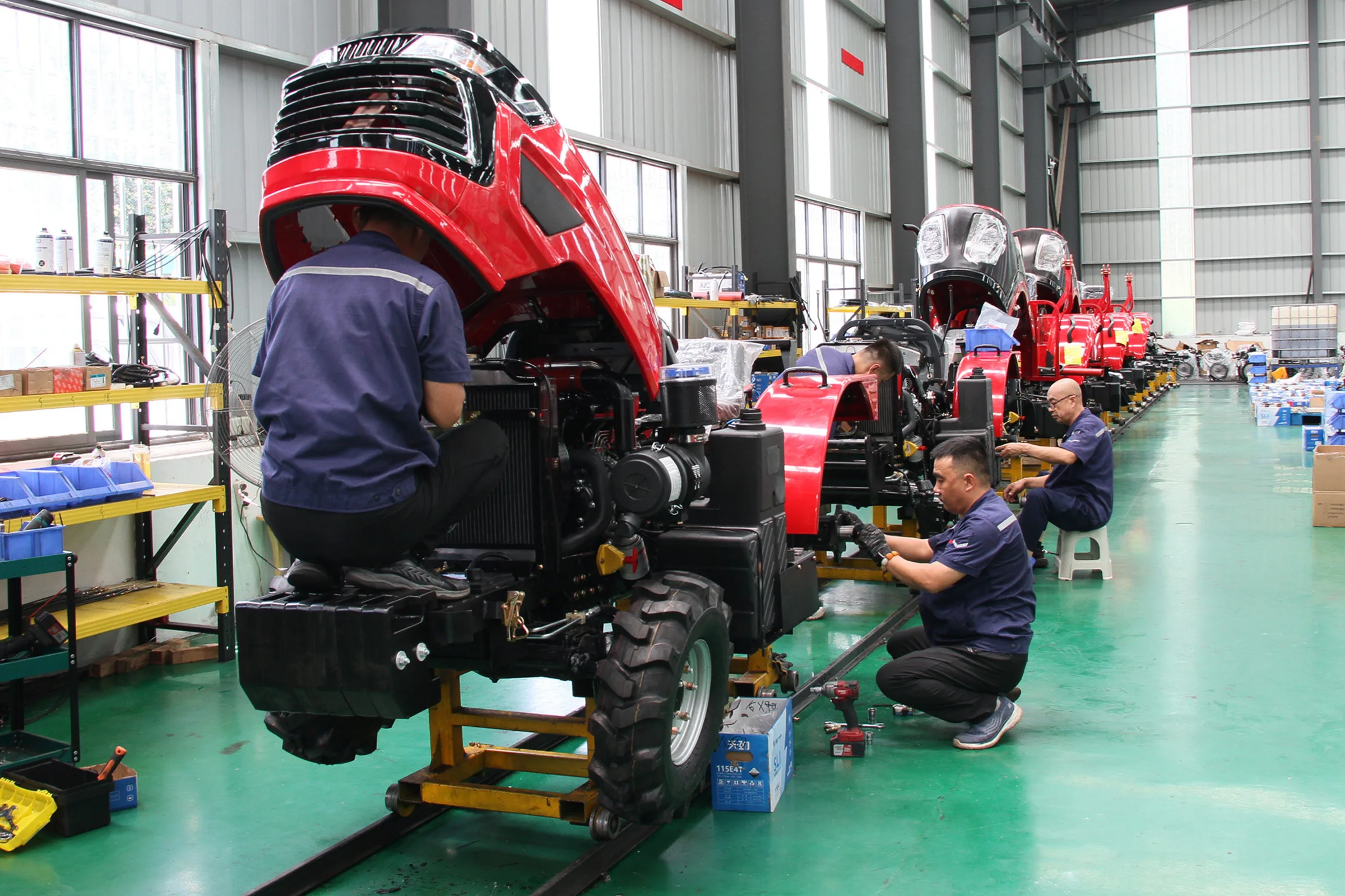 HETIAN tractor assembly workshop supporting OEM production
