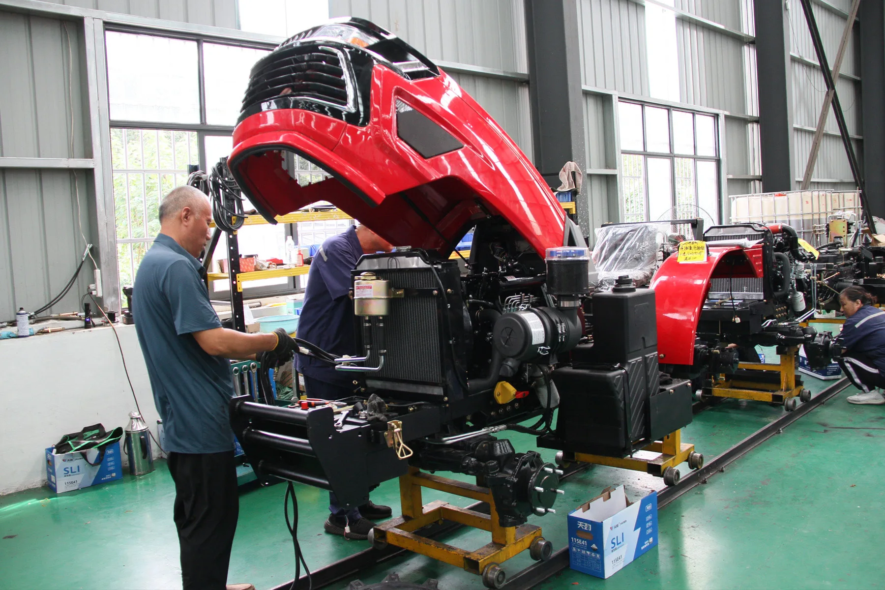 HETIAN tractor engine and chassis assembly