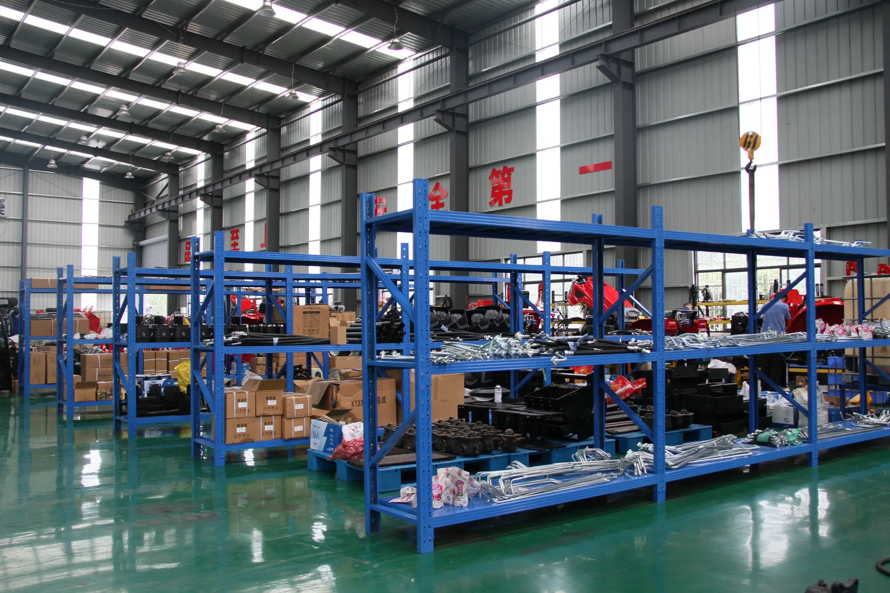 HETIAN tractor packing and component preparation