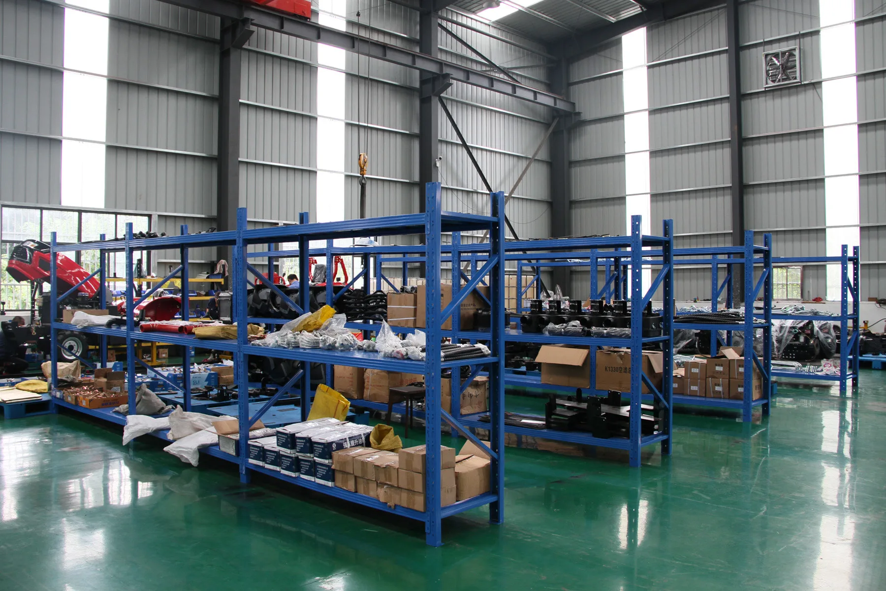 HETIAN tractor parts warehouse