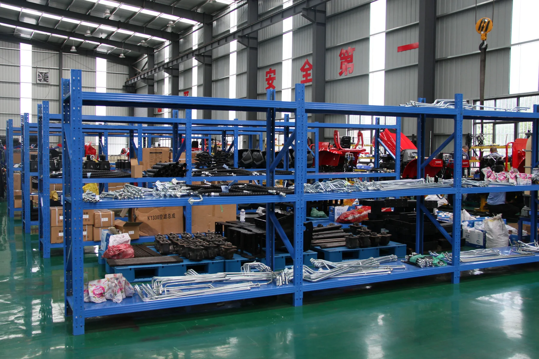 HETIAN tractor spare parts warehouse
